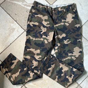 Gap Camo girlfriend chino pants